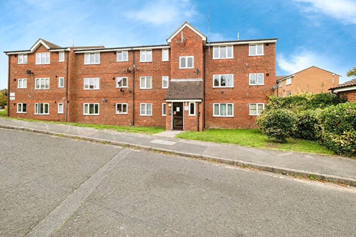 1 Bedroom Flat For Sale In Naunton Way, Hornchurch, Essex, RM12