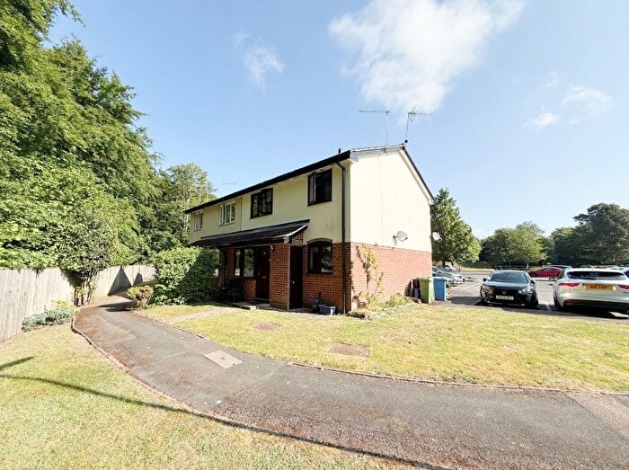 1 Bedroom Terraced House To Rent In Nightingale Close, Cove, Farnborough, GU14