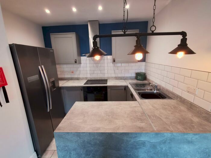 5 Bedroom House To Rent In Danygraig Road, Port Tennant, SA1