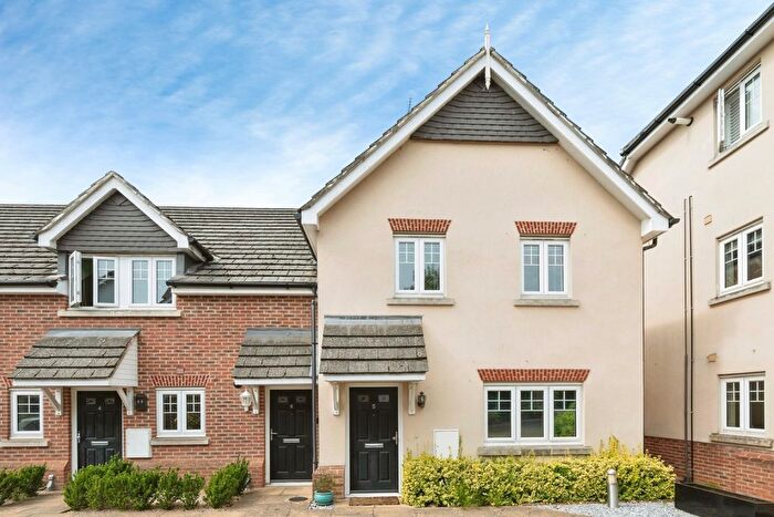 1 Bedroom Flat For Sale In Halcyon Close, Oxshott, Leatherhead, Surrey, KT22