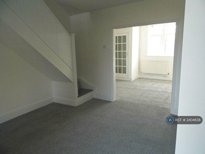 3 Bedroom Terraced House To Rent In Convamore Road, Grimsby, DN32
