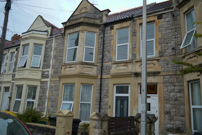 2 Bedroom Apartment To Rent In Sunnyside Road, Weston-super-Mare, BS23