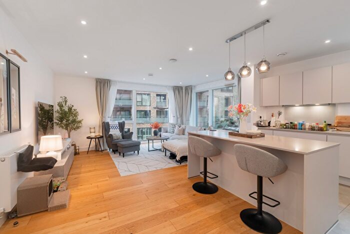 3 Bedroom Flat For Sale In Rennie Street, London, SE10