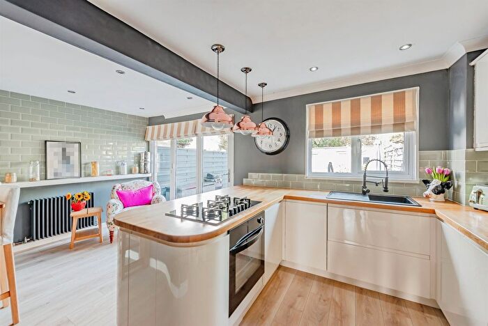 3 Bedroom End Of Terrace House For Sale In Castle Drive, Reigate, RH2