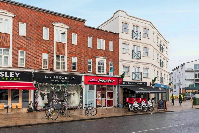 3 Bedroom Flat To Rent In New Zealand Avenue, Walton-On-Thames, KT12