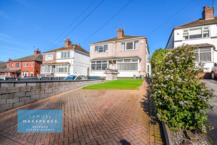 Semi Detached House To Rent In Kidsgrove Bank, Kidsgrove, Stoke-on-Trent, ST7