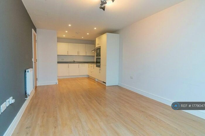 2 Bedroom Flat To Rent In Barlow Moor Road, Manchester, M21