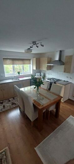 2 Bedroom Flat To Rent In Longwood Avenue, Slough, SL3