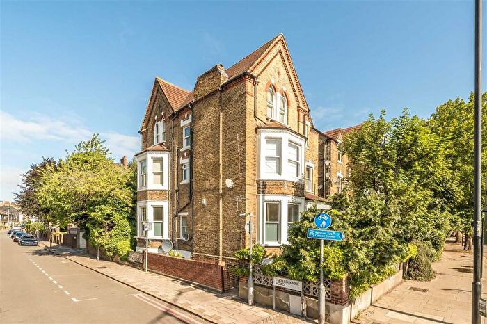2 Bedroom Flat For Sale In Cavendish Road, Clapham South, SW12