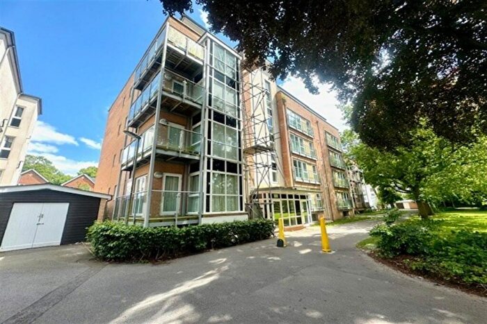 1 Bedroom Flat To Rent In Suttones Place, Banister Park, SO15