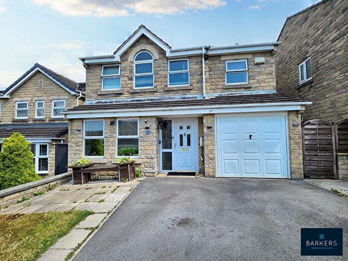 4 Bedroom Detached House For Sale In Ring Hay Road, Bradford, BD4