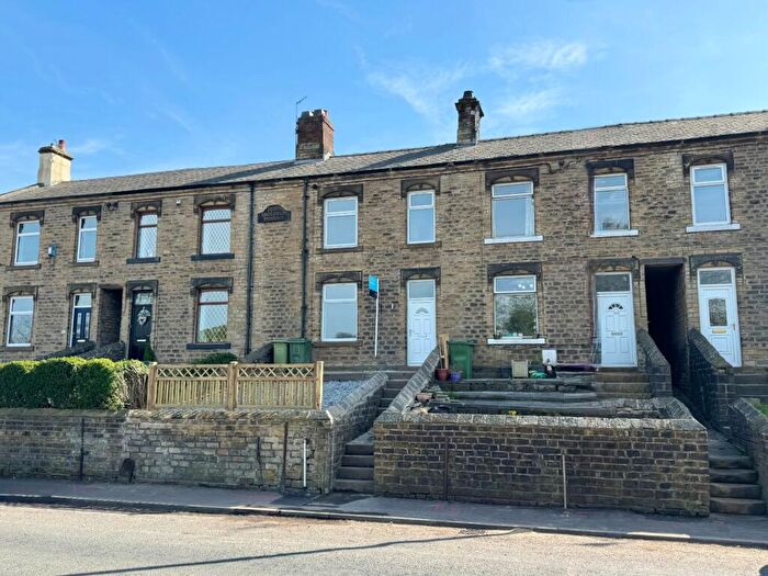 3 Bedroom Terraced House To Rent In Manchester Road, Huddersfield, West Yorkshire, HD4