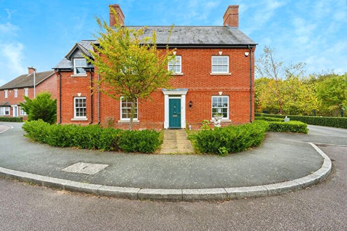 4 Bedroom Detached House For Sale In Woodpecker Close, Great Barford, Bedford, MK44