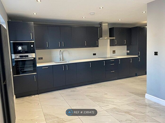 1 Bedroom Flat To Rent In London Road, Sittingbourne, ME10