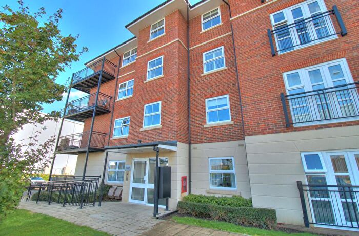 1 Bedroom Flat For Sale In Sopwith Drive, Farnborough, GU14