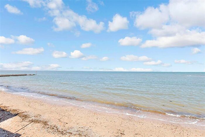 3 Bedroom Chalet For Sale In Faversham Road, Seasalter, Whitstable, Kent, CT5