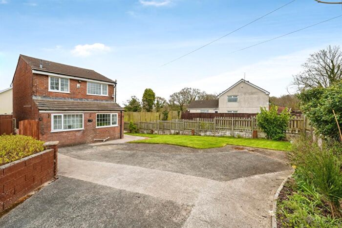 3 Bedroom Detached House For Sale In Dale Close, Fforestfach, Swansea, SA5