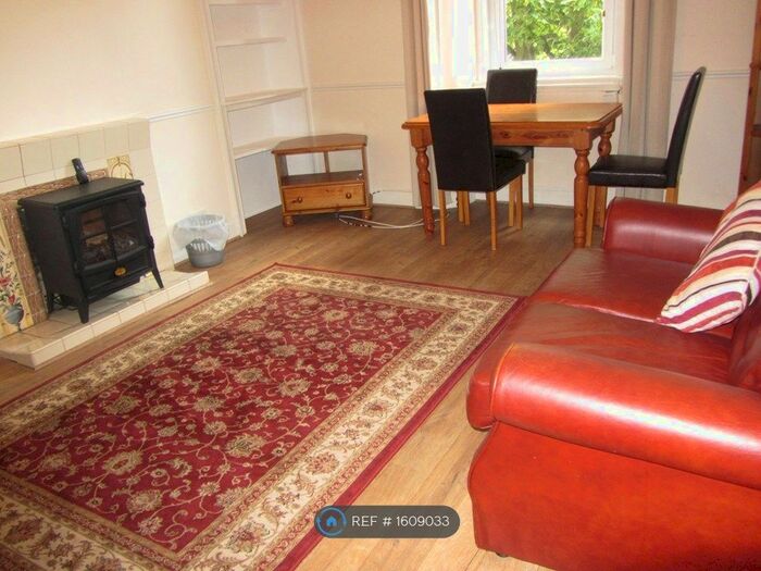 2 Bedroom Flat To Rent In Jordan Lane, Edinburgh, EH10