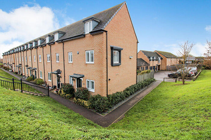 4 Bedroom End Of Terrace House For Sale In Station Road, Sandy, SG19