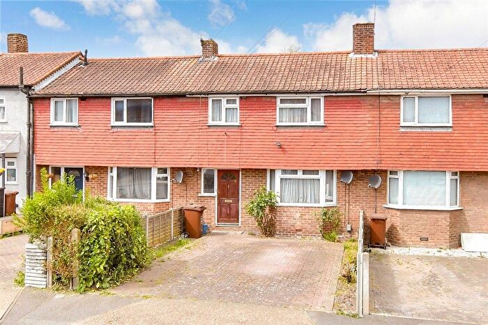 3 Bedroom Terraced House For Sale In Weller Avenue, Rochester, Kent, ME1