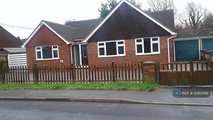 Studio To Rent In Park Road, Smallfield, Horley, RH6