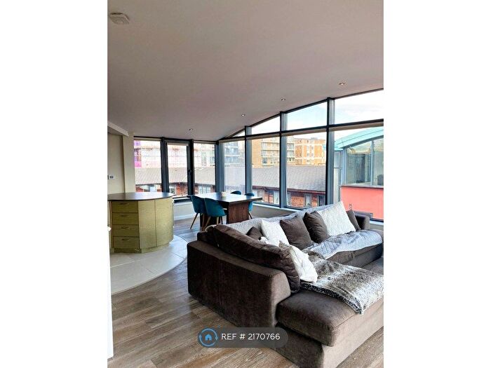 2 Bedroom Flat To Rent In Reservoir Studios, London, E1W