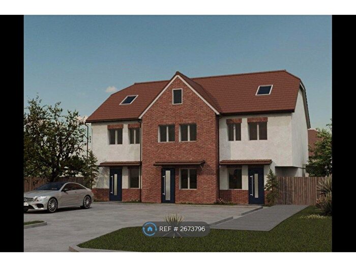 3 Bedroom Semi Detached House To Rent In Old Farleigh Road, Croydon, CR2