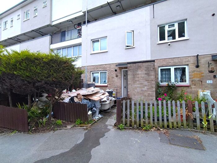 3 Bedroom Maisonette To Rent In Moorfield Road, Enfield, EN3