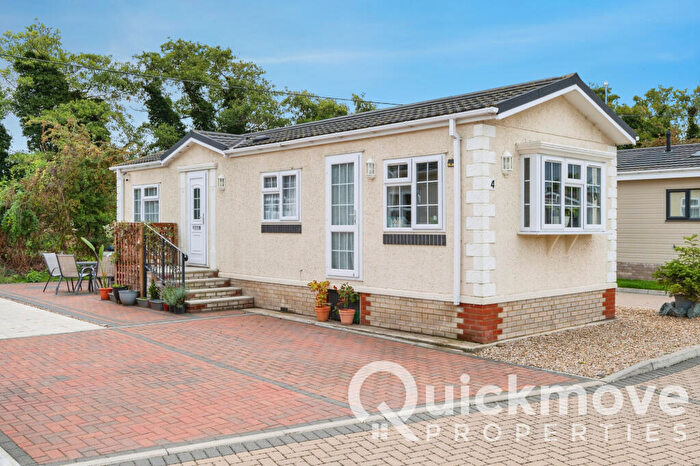 2 Bedroom Park Home For Sale In Bury St. Edmunds, Suffolk, IP28
