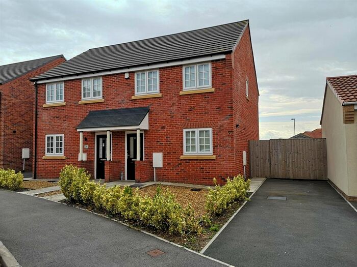 3 Bedroom Semi-Detached House To Rent In Malling Avenue, Eastfield, Scarborough YO11