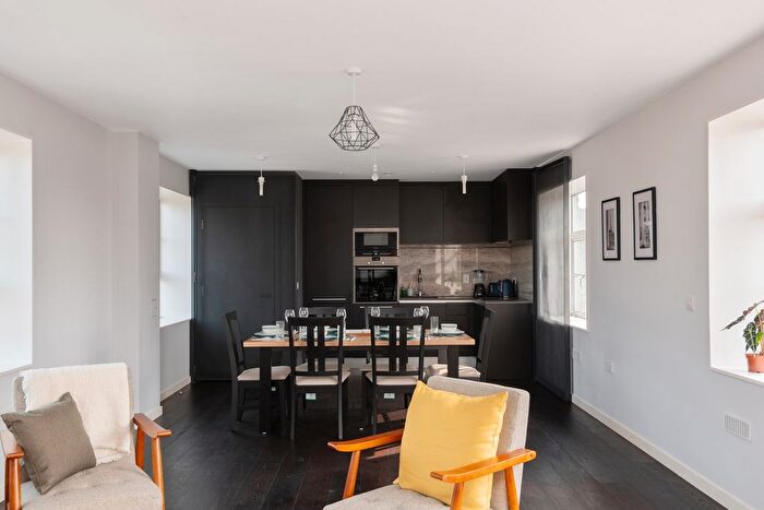 2 Bedroom Flat For Sale In Marshall Street, London, W1F