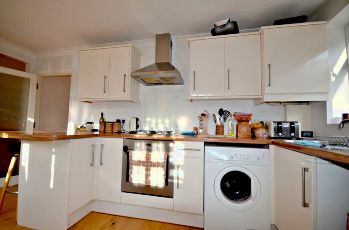 2 Bedroom Maisonette To Rent In Ray Mill Road East, SL6