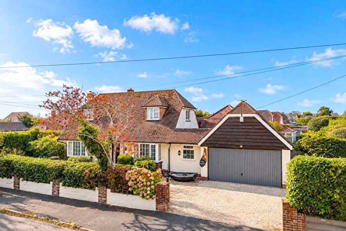 3 Bedroom Detached House For Sale In Thornbury Road, Hengistbury Head, BH6