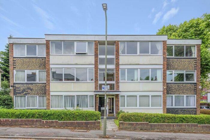 2 Bedroom Apartment To Rent In Salisbury Avenue, Finchley, N3