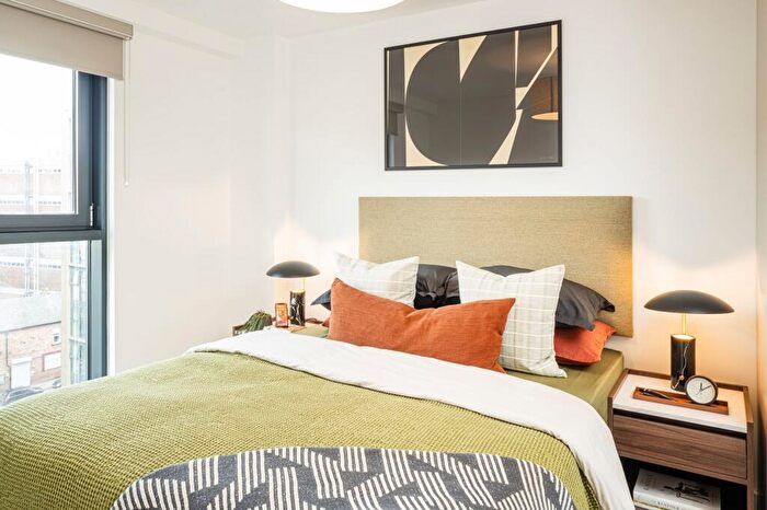 2 Bedroom Apartment To Rent In The Radiant, Kirkstall Road, Leeds, LS3