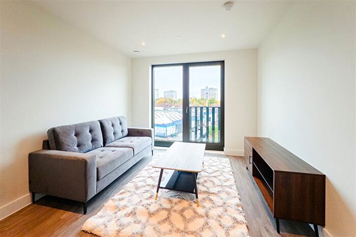 1 Bedroom Apartment To Rent In Belmont Wharf, Glasswater Locks, B4