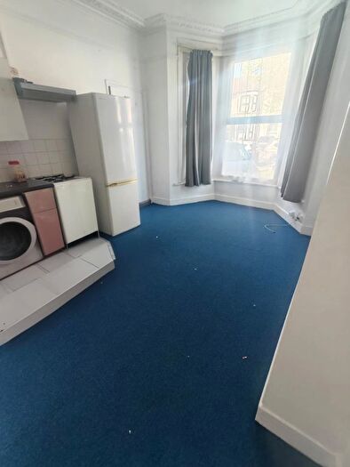 1 Bedroom Flat To Rent In Elgin Road, IG3