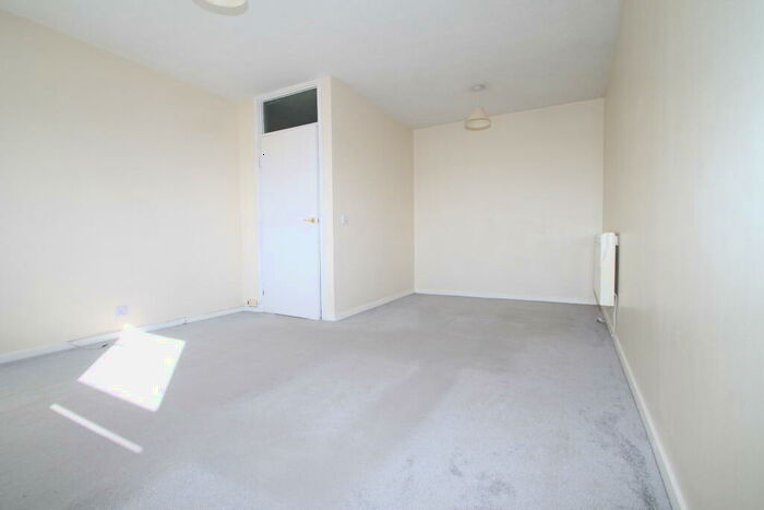 2 Bedroom Flat To Rent In Clarendon Road, SM6