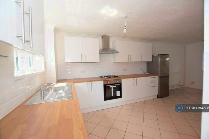 4 Bedroom Terraced House To Rent In Chevers Pawen, Basildon, SS13