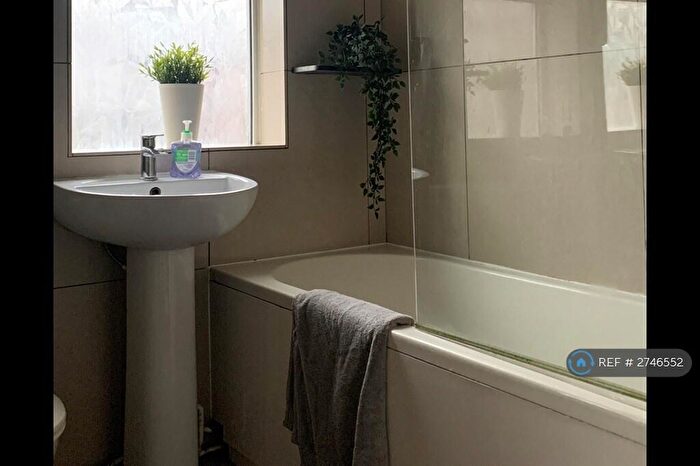 4 Bedroom End Of Terrace House To Rent In Edmund Street, Salford, M6