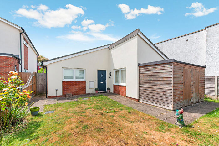 2 Bedroom Bungalow For Sale In Orion Mews, Woodville Road, Morden, SM4