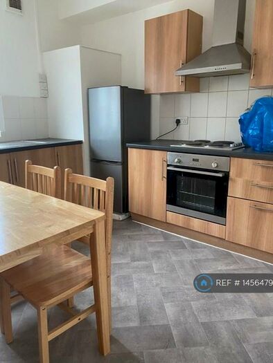 2 Bedroom Flat To Rent In Green Lanes, London, N16