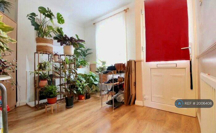 2 Bedroom Terraced House To Rent In Sherwood Street, Reading, RG30