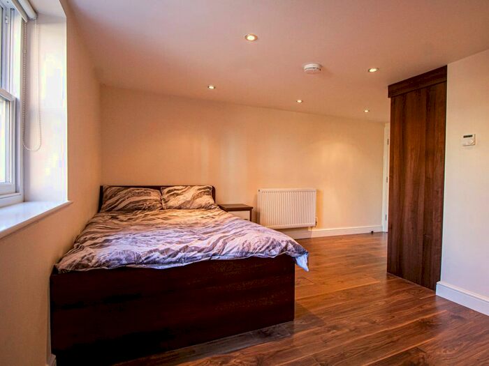 1 Bedroom Flat To Rent In Clarendon Road, Leeds, LS2