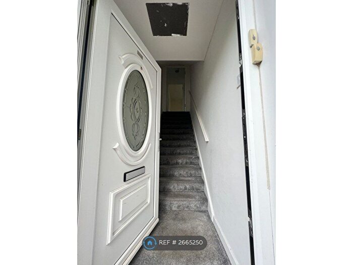 2 Bedroom Flat To Rent In Don Street, Glasgow, G33