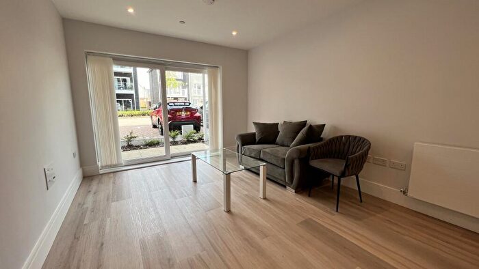 1 Bedroom Flat To Rent In Eastport Apartments, Green Park Village, Fairhaven Drive, Reading, RG2