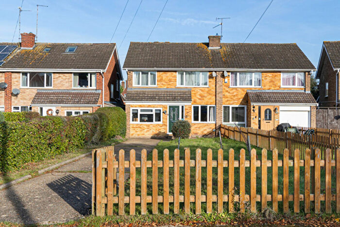 3 Bedroom Semi-Detached House For Sale In Keats Way, Rushden, NN10