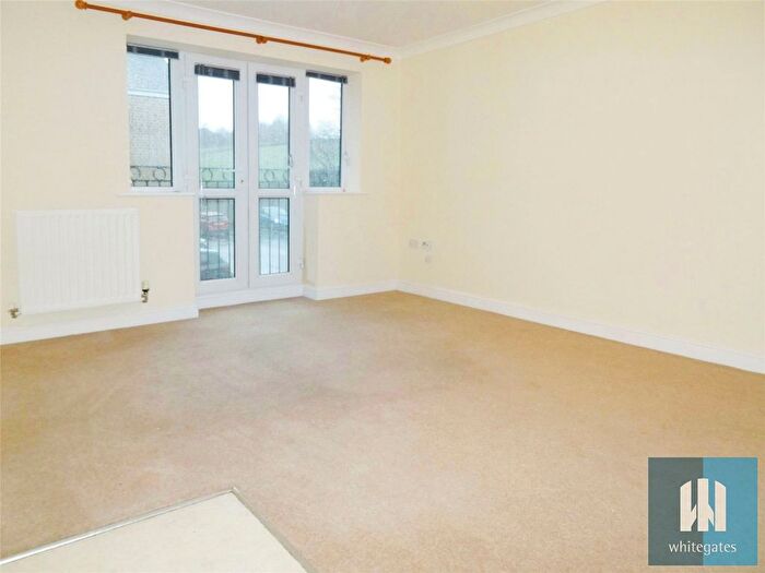 2 Bedroom Flat To Rent In Croft Court, Mount Lane, Rastrick, Brighouse, HD6