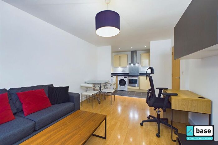 1 Bedroom Flat To Rent In Wealden House, Capulet Square, Talwin Street, Bow, E3