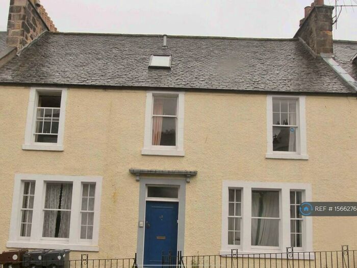 4 Bedroom Maisonette To Rent In Upper Bridge Street, Stirling, FK8